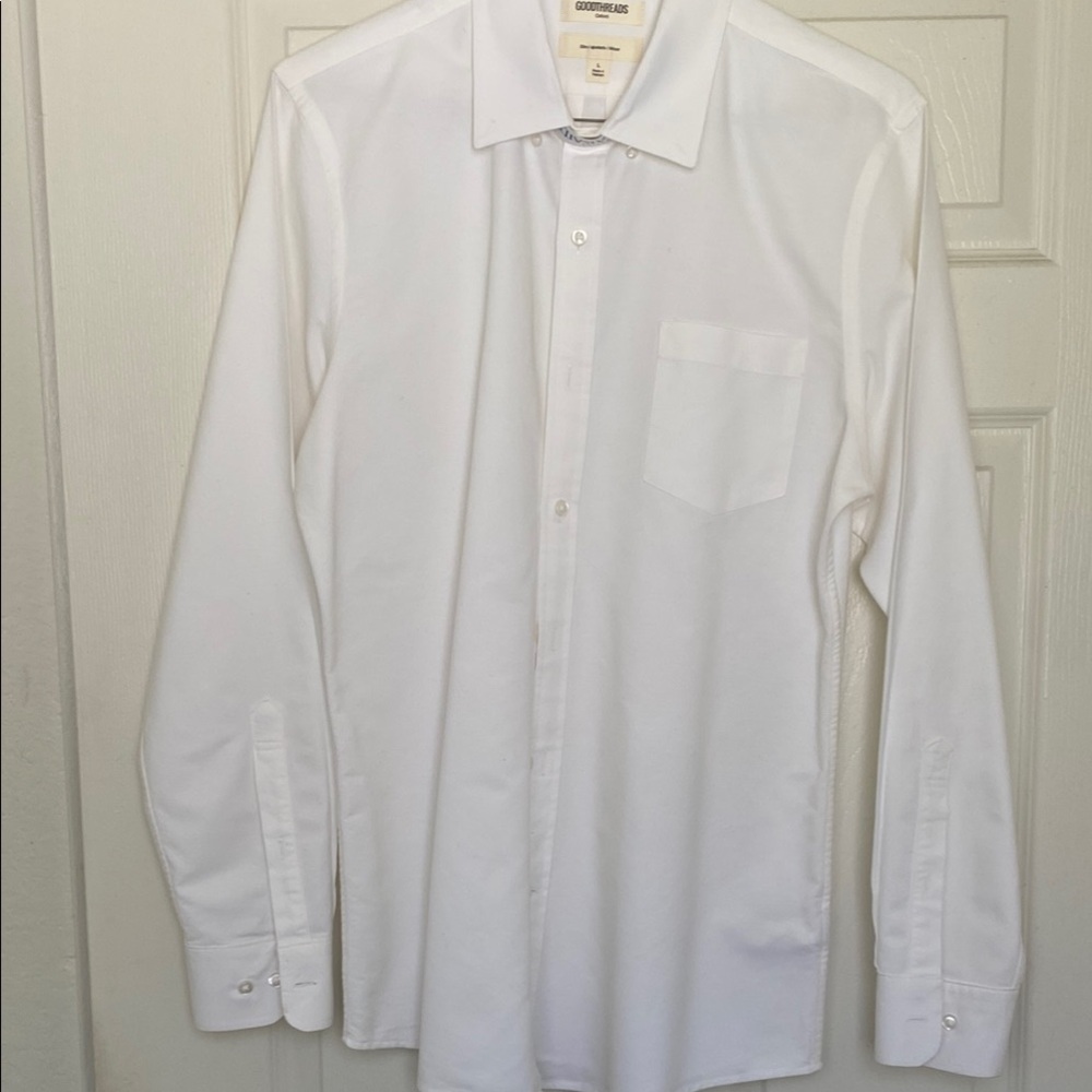 Good threads Classic White Men's button down Shirt